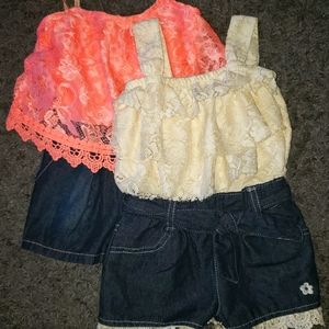 2 Rompers button snaps for easy pamper changes.